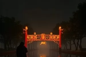 《第七次日落》海边落日下两人并肩的剪影